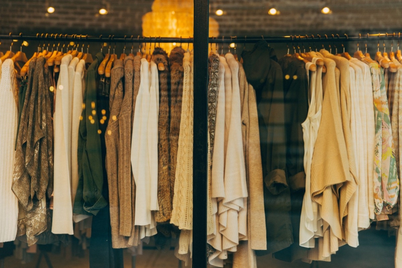 boutique-LA GARDE FREINET-min_clothe_fashion_store_shop_window_store_front-21277